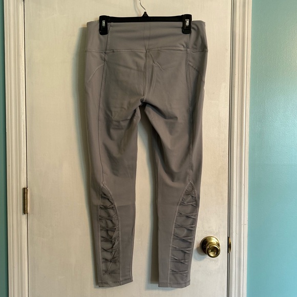 Victoria’s Secret Knockout Leggings, Light Grey, Women’s L - Picture 5 of 7